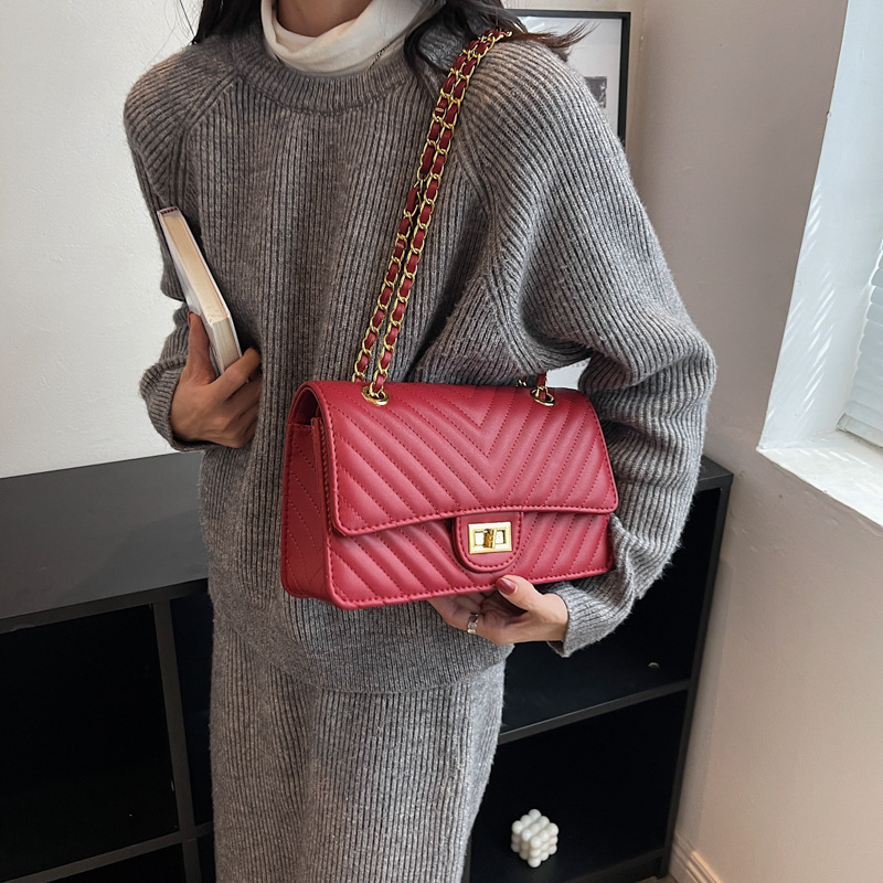Cross border premium texture diamond grid temperament crossbody bag, women's new autumn and winter chain armpit bag, versatile single shoulder women's bag Cross border premium texture diamond grid temperament crossbody bag, women's new autumn and winter chain armpit bag, versatile single shoulder women's bag