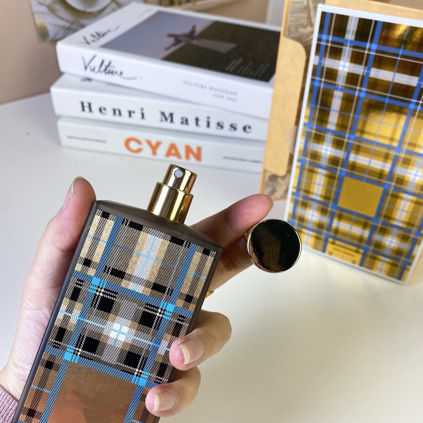 Perfume wholesale and distribution of 75 ml Meimeiyin Furness to undertake direct wholesale of foreign trade orders Perfume wholesale and distribution of 75 ml Meimeiyin Furness to undertake direct wholesale of foreign trade orders