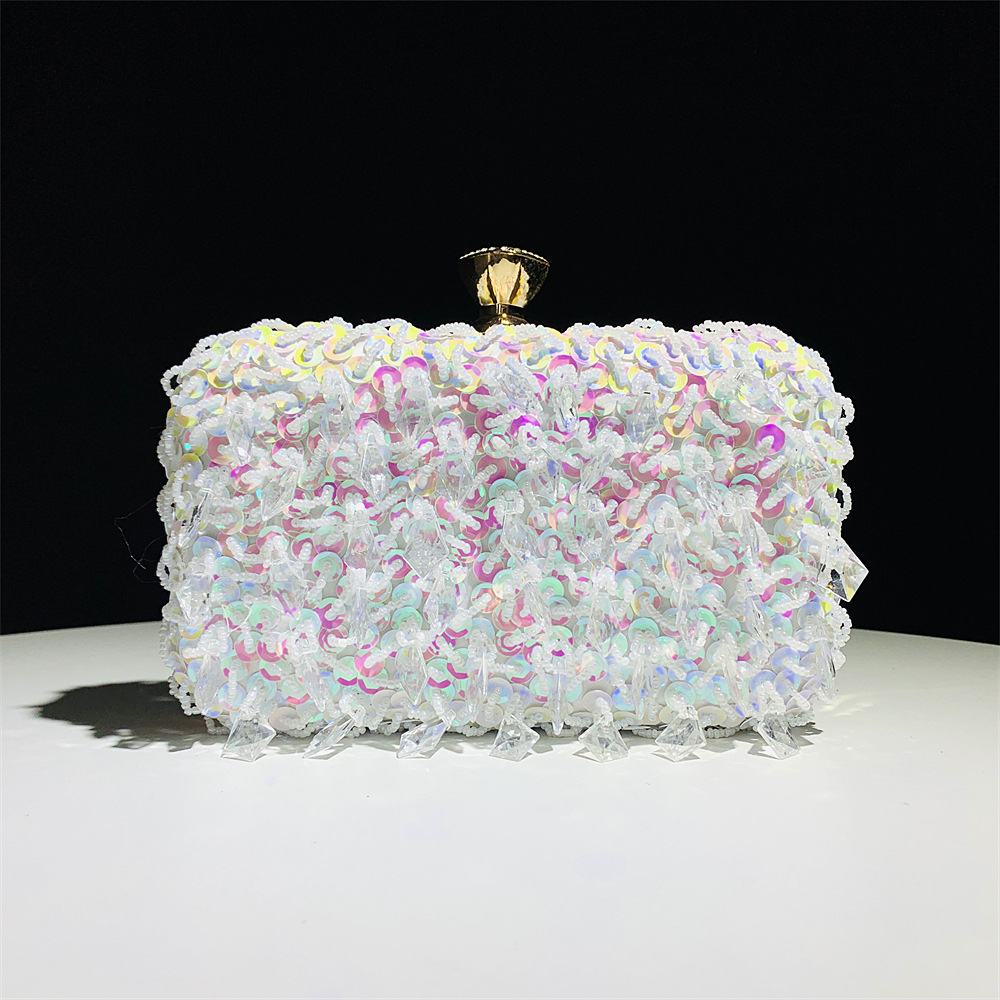 Chaozhou Hengmei Handbag Factory Direct Sales Handheld Banquet Bag Handmade Double sided Pearl Embroidery Bag Bright Film Bag Women's Evening Dress Bag Chaozhou Hengmei Handbag Factory Direct Sales Handheld Banquet Bag Handmade Double sided Pearl Embroidery Bag Bright Film Bag Women's Evening Dress Bag