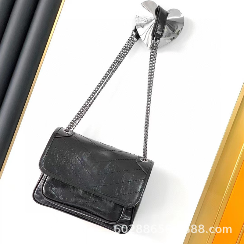 Direct cross-border M LV men's bag, women's bag, genuine leather mailman bag, chain bag, box bag, 3-in-1 black warrior pillow bag Direct cross-border M LV men's bag, women's bag, genuine leather mailman bag, chain bag, box bag, 3-in-1 black warrior pillow bag