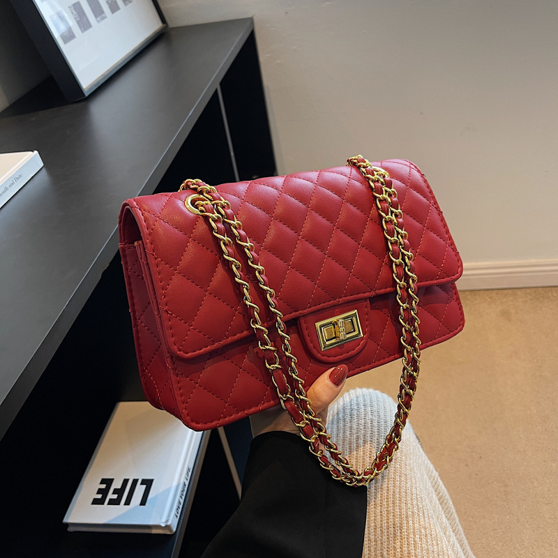 Cross border premium texture diamond grid temperament crossbody bag, women's new autumn and winter chain armpit bag, versatile single shoulder women's bag