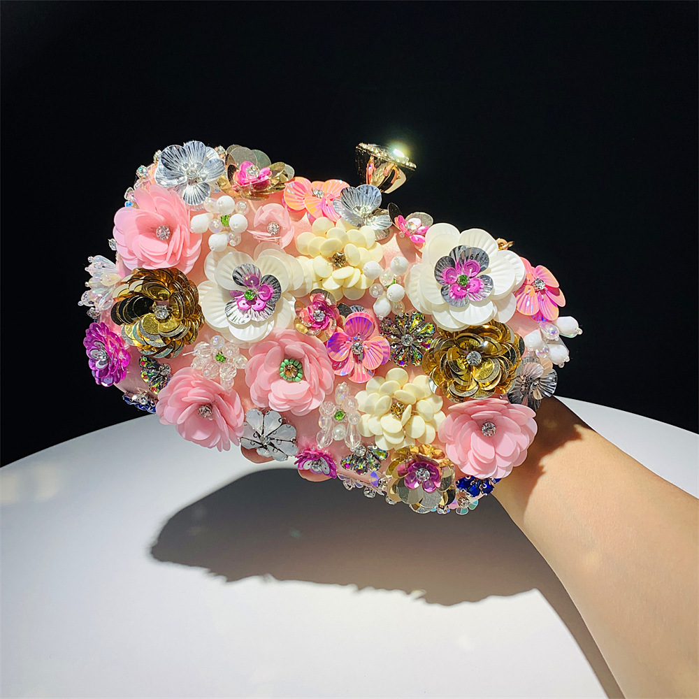 Hengmei Chaozhou manufacturer provides fashionable banquet bags, handmade flower bead bags for women, banquet wedding party bags Hengmei Chaozhou manufacturer provides fashionable banquet bags, handmade flower bead bags for women, banquet wedding party bags