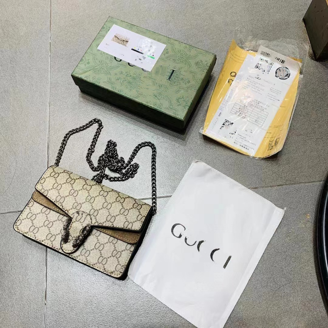 Cross border denim vintage wine god mini letter chain small square bag, single shoulder crossbody bag, gift box wholesale Cross border denim vintage wine god mini letter chain small square bag, single shoulder crossbody bag, gift box wholesale