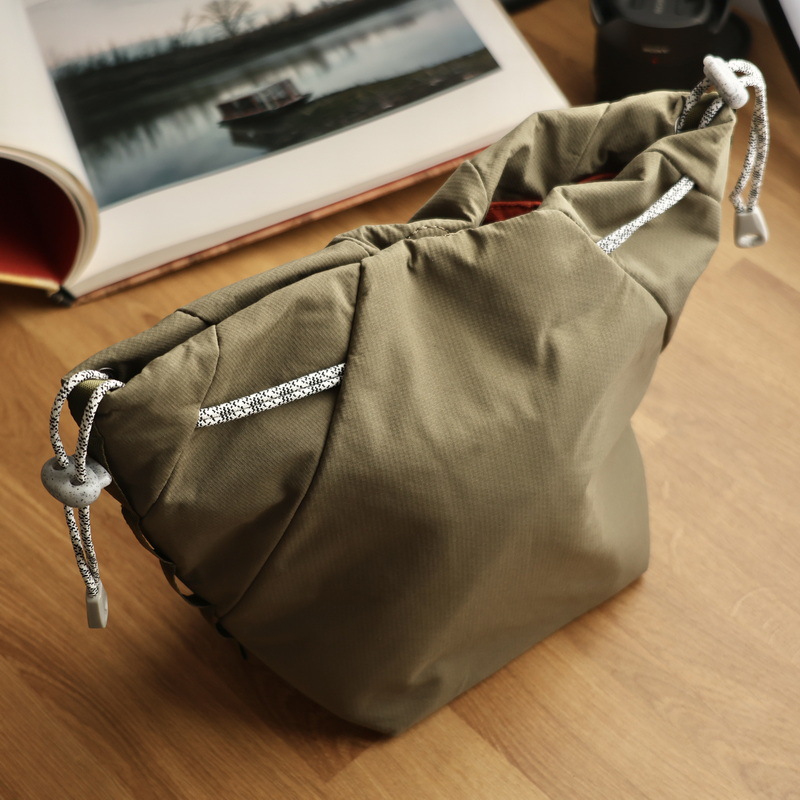 Micro single camera backpack with drawstring storage bag, foldable strap inner bag, Sony Fujifilm Leica universal camera bag Micro single camera backpack with drawstring storage bag, foldable strap inner bag, Sony Fujifilm Leica universal camera bag