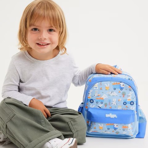 Australian Smiggle backpack for elementary school students, medium size backpack, lightweight backpack, kindergarten baby backpack Australian Smiggle backpack for elementary school students, medium size backpack, lightweight backpack, kindergarten baby backpack