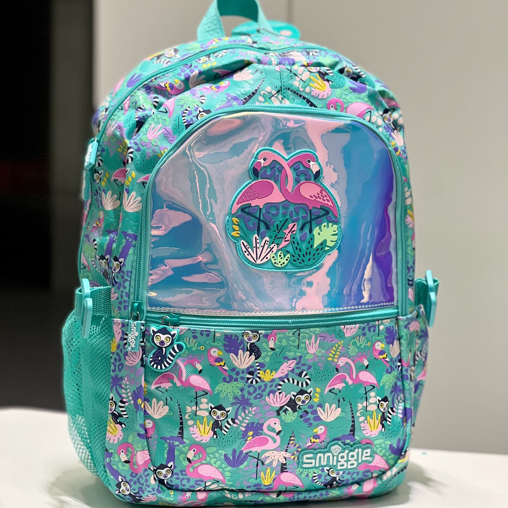 Australian Smiggle backpack for elementary school students, boys and girls, large capacity, lightweight backpack for both shoulders Australian Smiggle backpack for elementary school students, boys and girls, large capacity, lightweight backpack for both shoulders