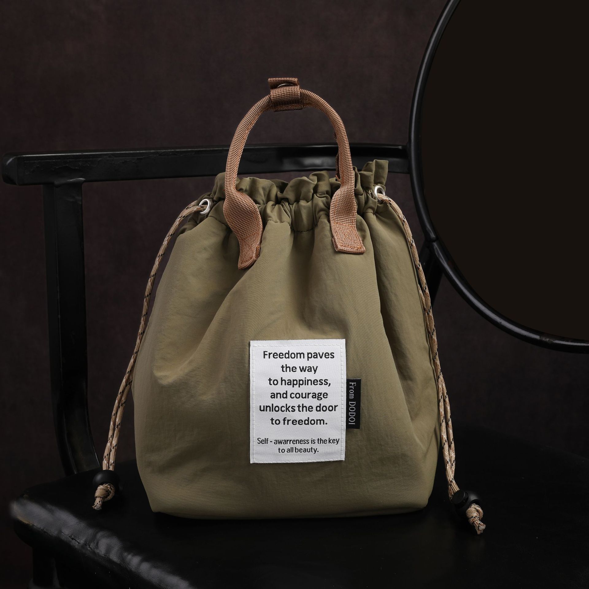 Workwear insulated lunch box bag, bento bag, portable office worker, large capacity, high aesthetic value, waterproof commuting handbag, student Workwear insulated lunch box bag, bento bag, portable office worker, large capacity, high aesthetic value, waterproof commuting handbag, student