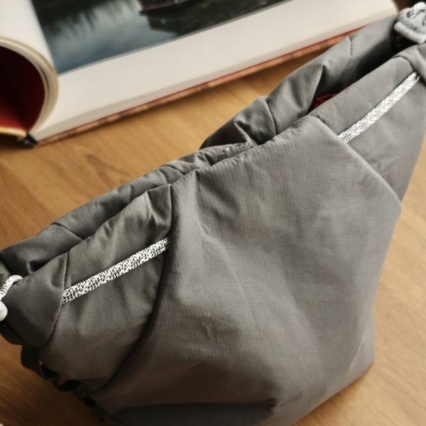 Micro single camera backpack with drawstring storage bag, foldable strap inner bag, Sony Fujifilm Leica universal camera bag Micro single camera backpack with drawstring storage bag, foldable strap inner bag, Sony Fujifilm Leica universal camera bag