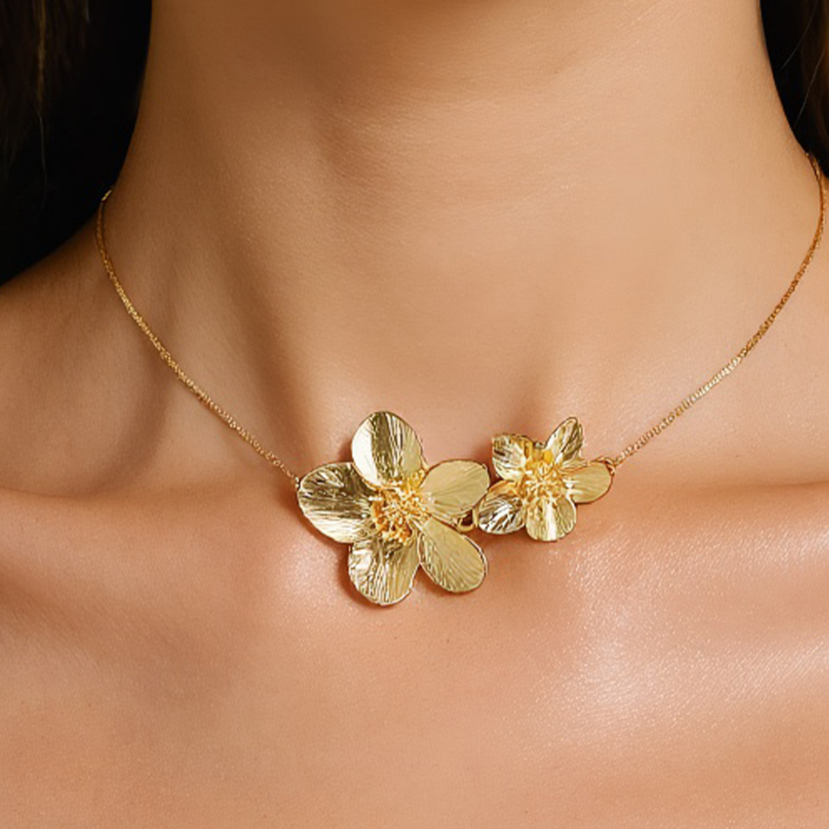 European and American cross-border exaggerated large flower pendant box chain necklace with adjustable design collarbone chain exquisite and elegant women