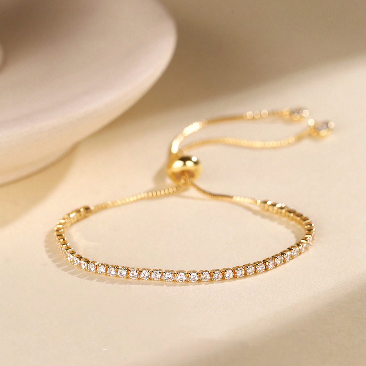 Cross border jewelry bracelet with a light luxury and high-end feel, alloy imitation zircon crystal bracelet, fashionable women's style, adjustable bracelet