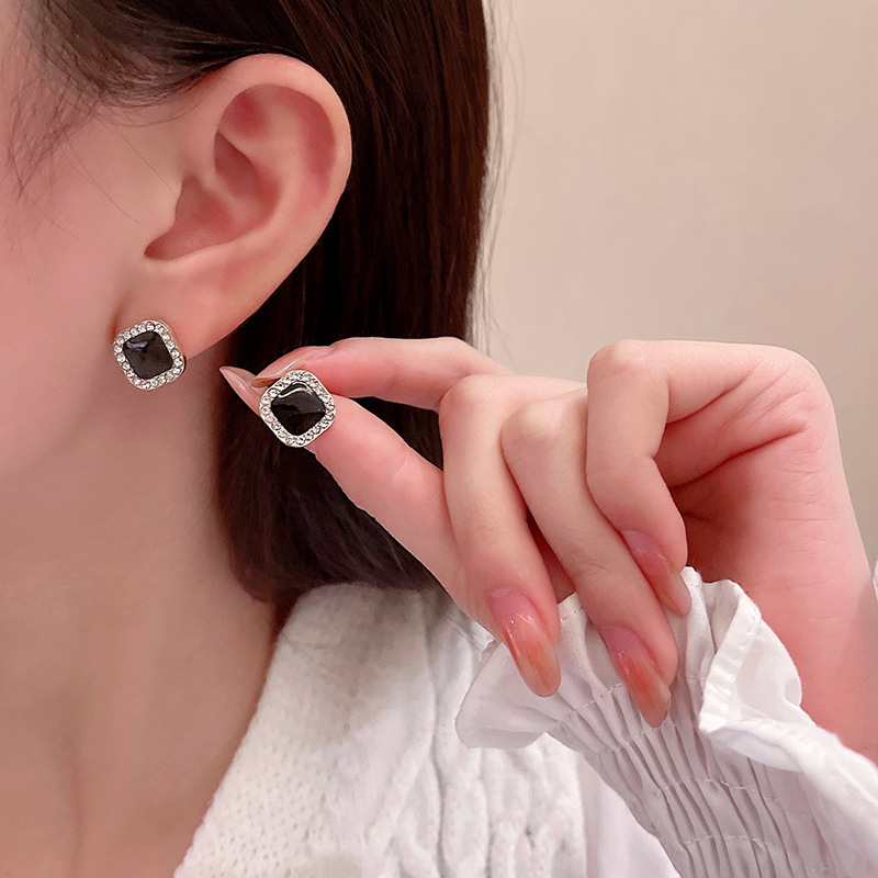 Hot selling women's earrings with light luxury and high-end feeling, star shaped heart, square clover, diamond studded earrings, trade and wholesale Hot selling women's earrings with light luxury and high-end feeling, star shaped heart, square clover, diamond studded earrings, trade and wholesale