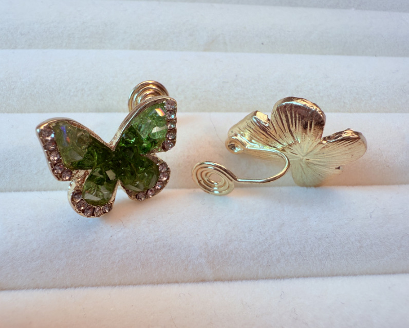 Zircon liquid butterfly earrings for women, light luxury, niche and high-end temperament earrings, 2024 new explosive unique earrings Zircon liquid butterfly earrings for women, light luxury, niche and high-end temperament earrings, 2024 new explosive unique earrings