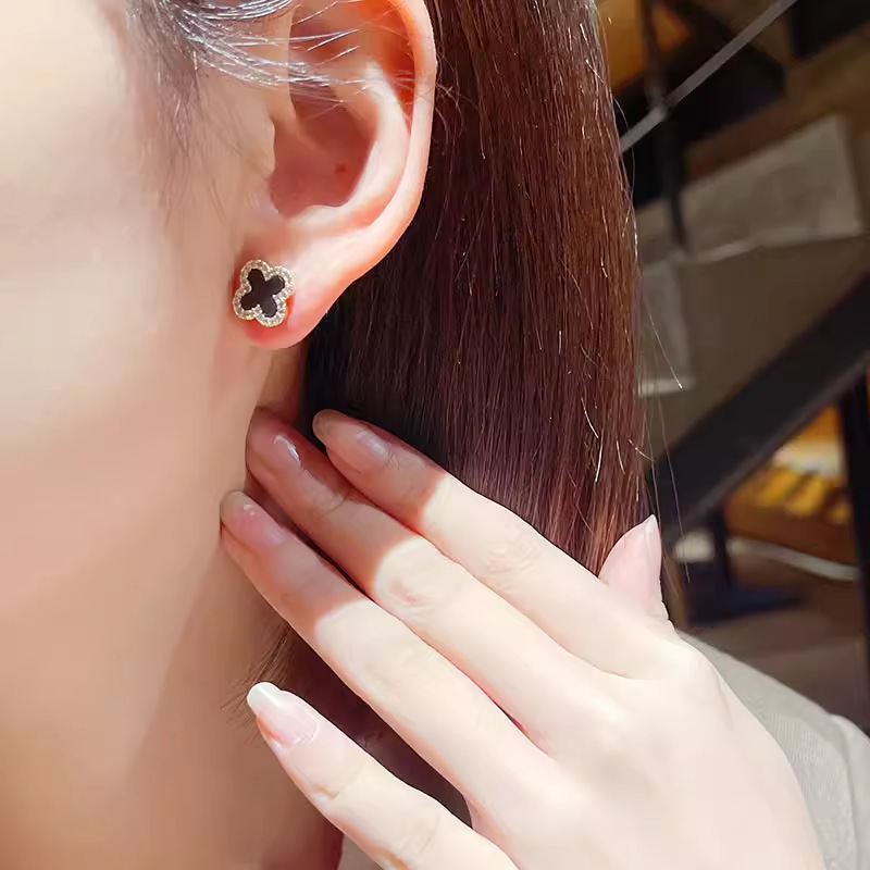 Hot selling women's earrings with light luxury and high-end feeling, star shaped heart, square clover, diamond studded earrings, trade and wholesale Hot selling women's earrings with light luxury and high-end feeling, star shaped heart, square clover, diamond studded earrings, trade and wholesale