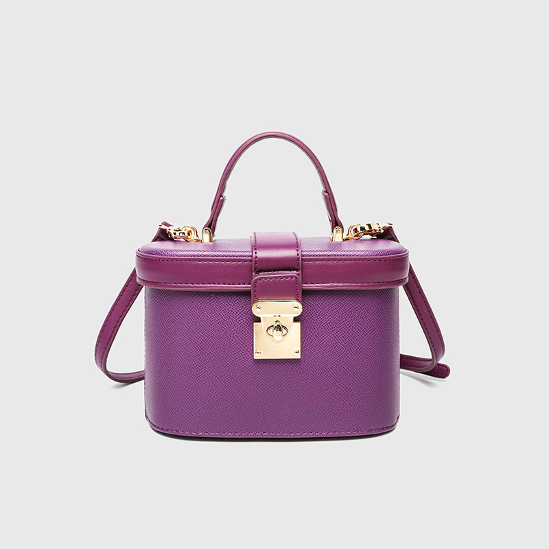 Xiaoxiangfeng handbag for women, 2026 new style, high-end and western-style, one shoulder, crossbody, fashionable small square bag, makeup bag