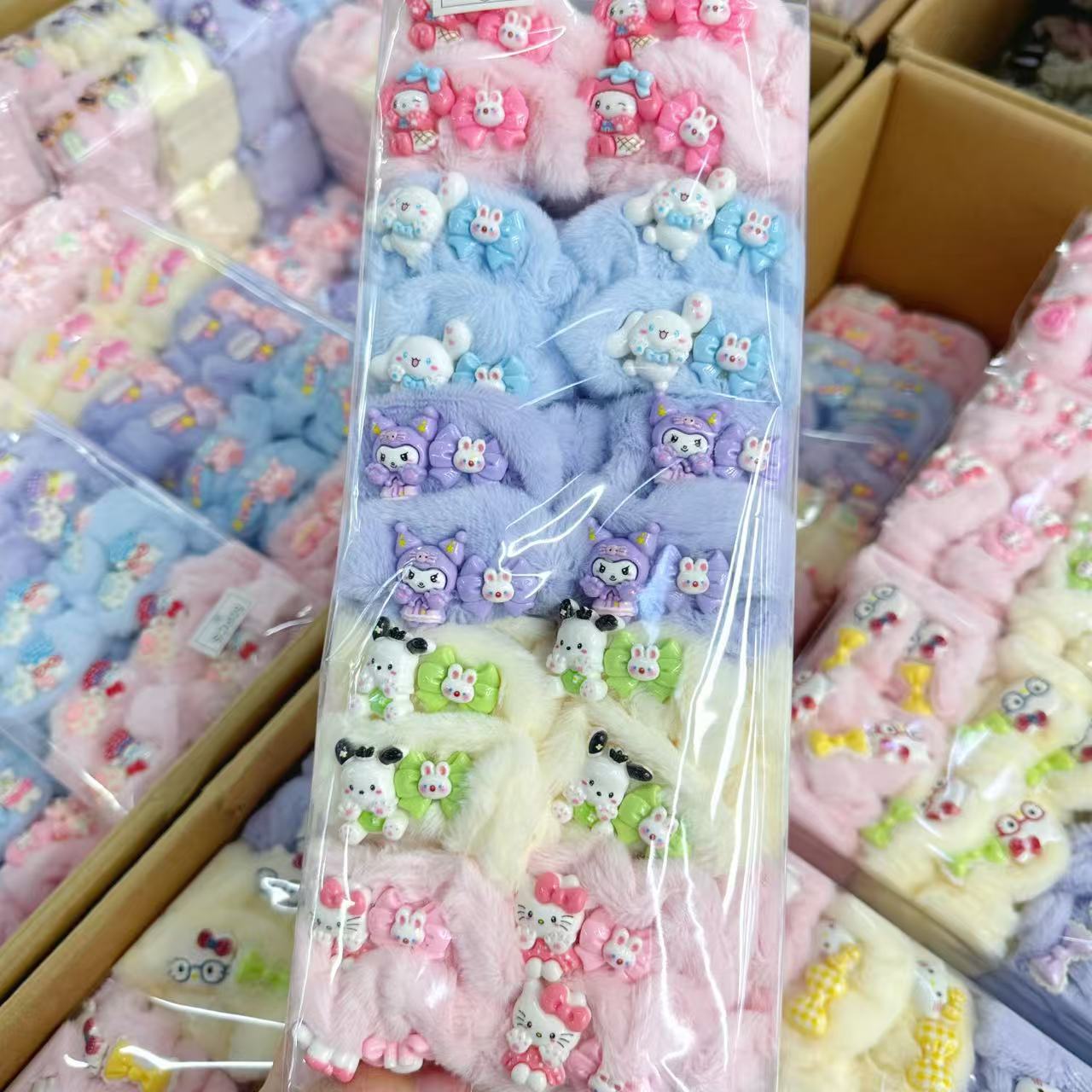 Plush doll hair clip, Sanrio duckbill clip, cute cartoon Kuromi hair clip, female side bangs, broken hair clip Plush doll hair clip, Sanrio duckbill clip, cute cartoon Kuromi hair clip, female side bangs, broken hair clip