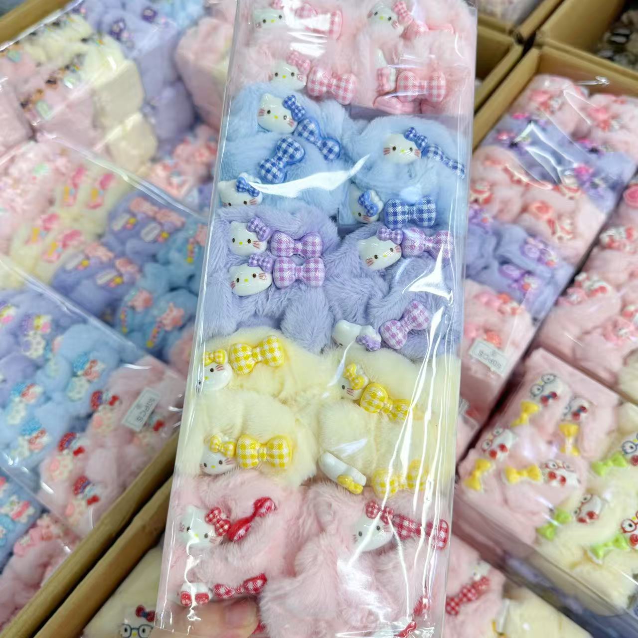 Plush doll hair clip, Sanrio duckbill clip, cute cartoon Kuromi hair clip, female side bangs, broken hair clip Plush doll hair clip, Sanrio duckbill clip, cute cartoon Kuromi hair clip, female side bangs, broken hair clip