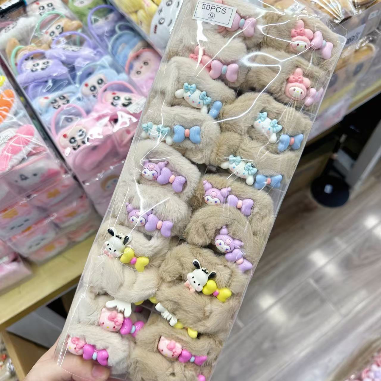 Plush doll hair clip, Sanrio duckbill clip, cute cartoon Kuromi hair clip, female side bangs, broken hair clip Plush doll hair clip, Sanrio duckbill clip, cute cartoon Kuromi hair clip, female side bangs, broken hair clip