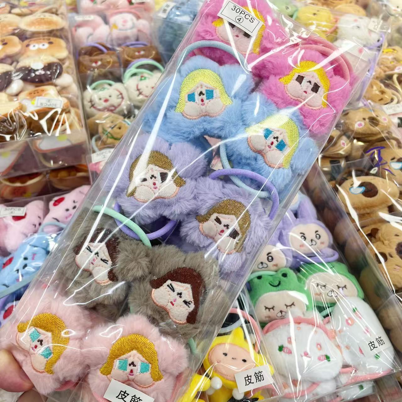 Plush doll hair clip, Sanrio duckbill clip, cute cartoon Kuromi hair clip, female side bangs, broken hair clip Plush doll hair clip, Sanrio duckbill clip, cute cartoon Kuromi hair clip, female side bangs, broken hair clip
