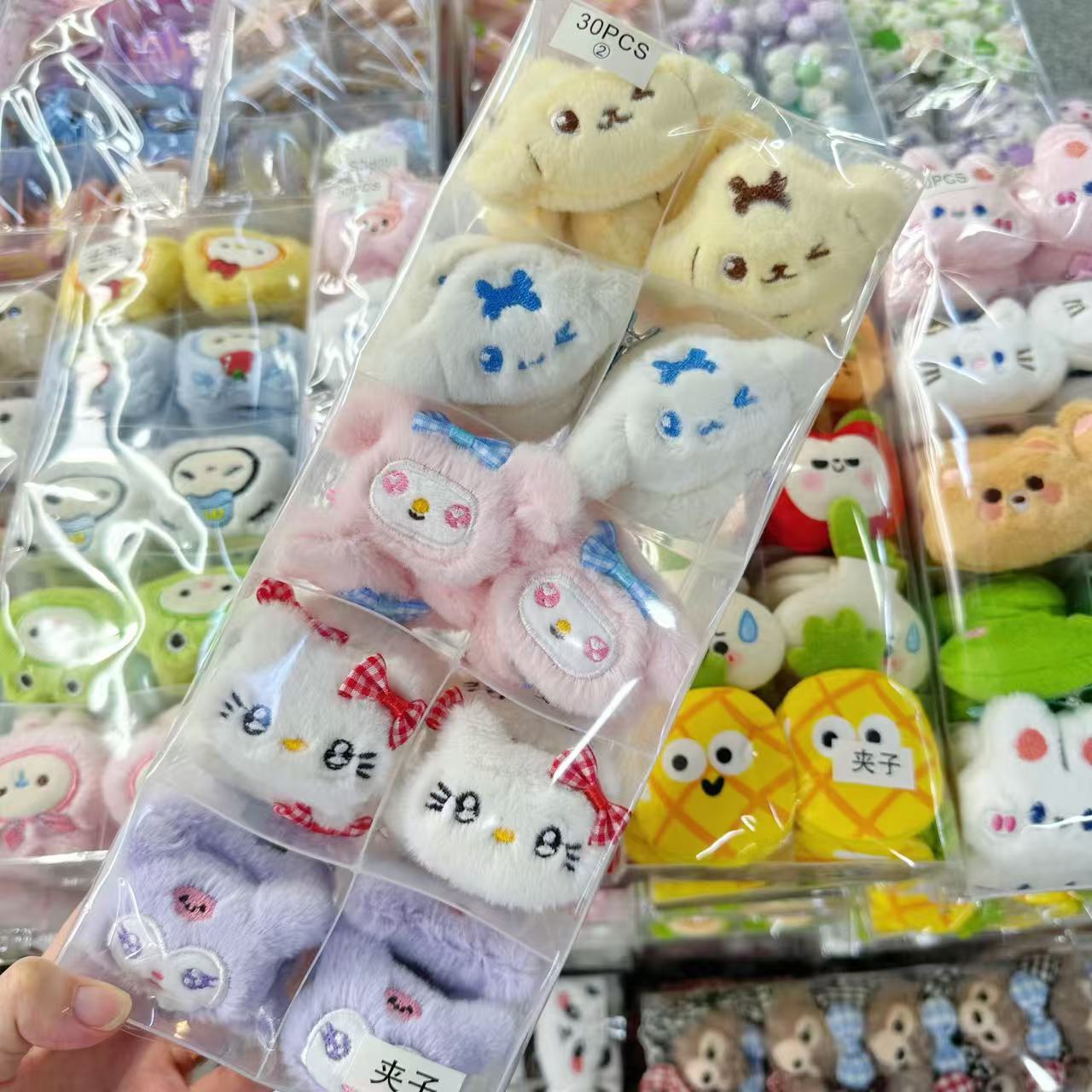 Plush doll hair clip, Sanrio duckbill clip, cute cartoon Kuromi hair clip, female side bangs, broken hair clip Plush doll hair clip, Sanrio duckbill clip, cute cartoon Kuromi hair clip, female side bangs, broken hair clip