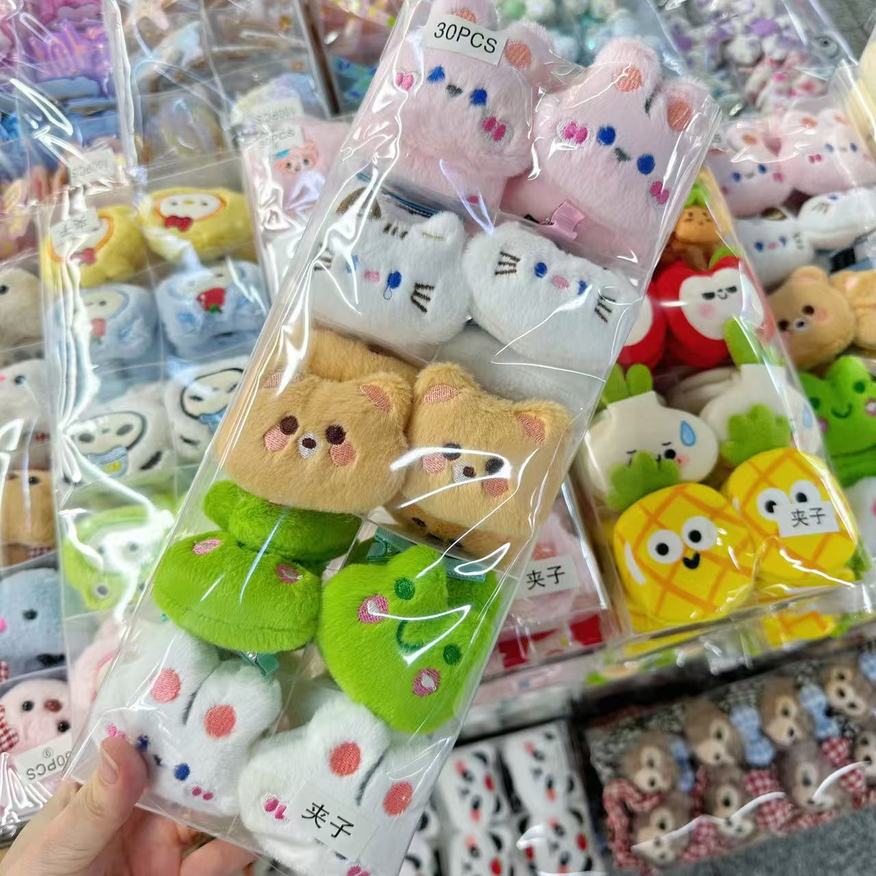 Plush doll hair clip, Sanrio duckbill clip, cute cartoon Kuromi hair clip, female side bangs, broken hair clip Plush doll hair clip, Sanrio duckbill clip, cute cartoon Kuromi hair clip, female side bangs, broken hair clip