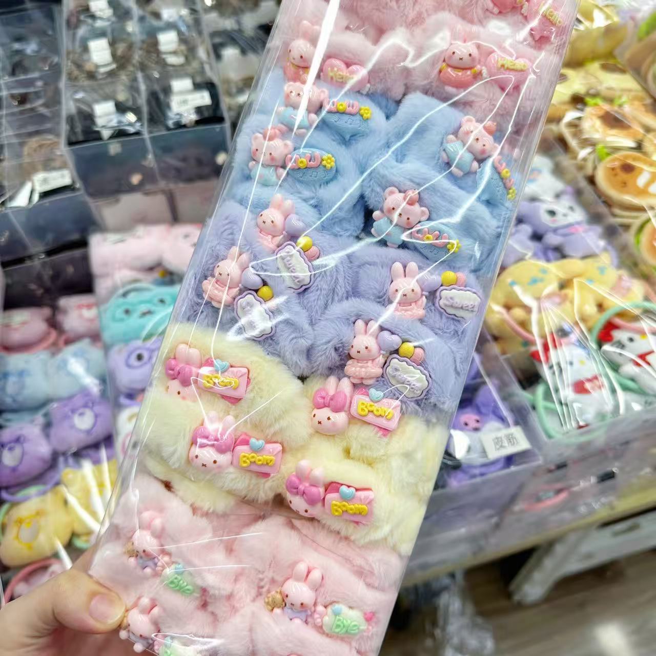 Plush doll hair clip, Sanrio duckbill clip, cute cartoon Kuromi hair clip, female side bangs, broken hair clip Plush doll hair clip, Sanrio duckbill clip, cute cartoon Kuromi hair clip, female side bangs, broken hair clip