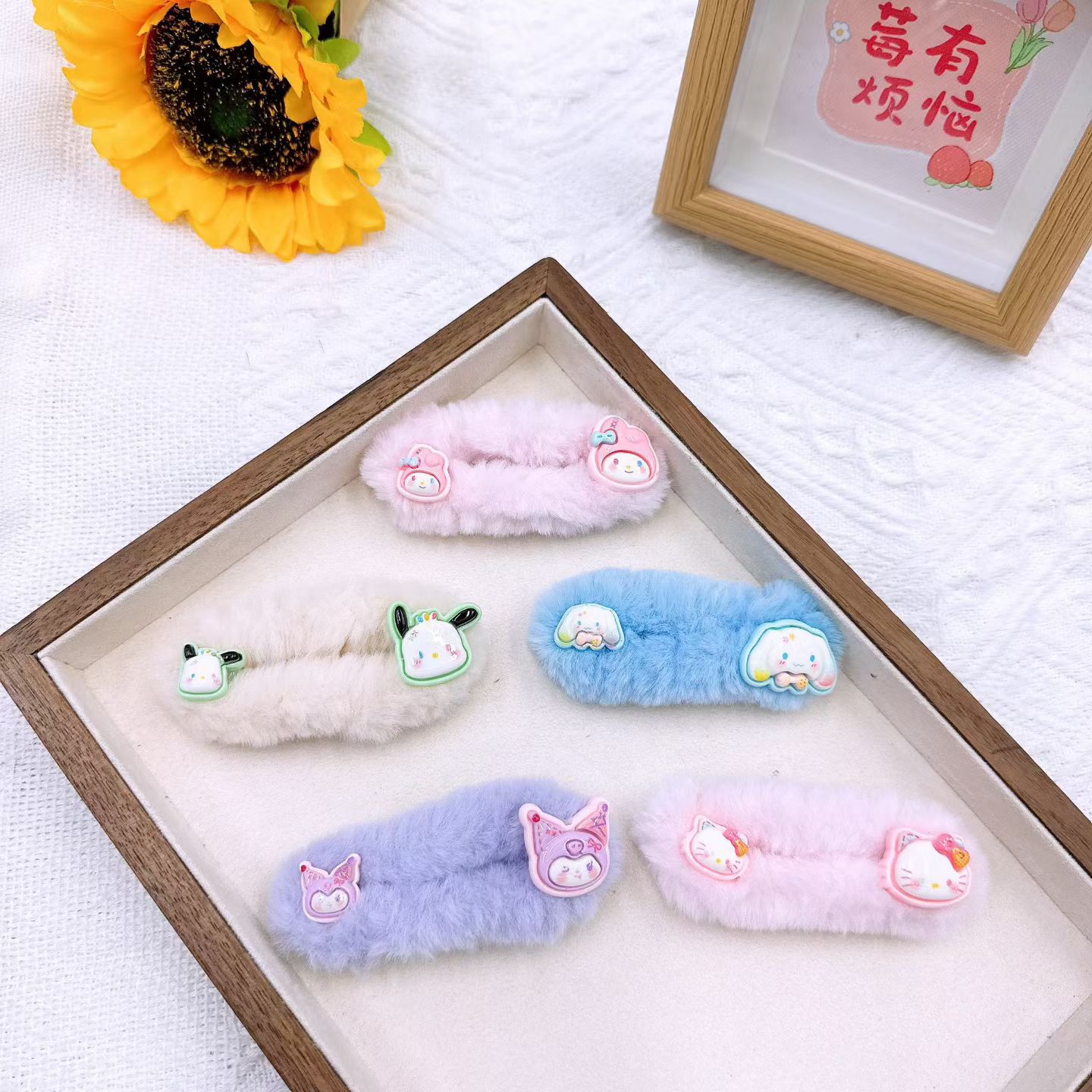 Plush doll hair clip, Sanrio duckbill clip, cute cartoon Kuromi hair clip, female side bangs, broken hair clip Plush doll hair clip, Sanrio duckbill clip, cute cartoon Kuromi hair clip, female side bangs, broken hair clip