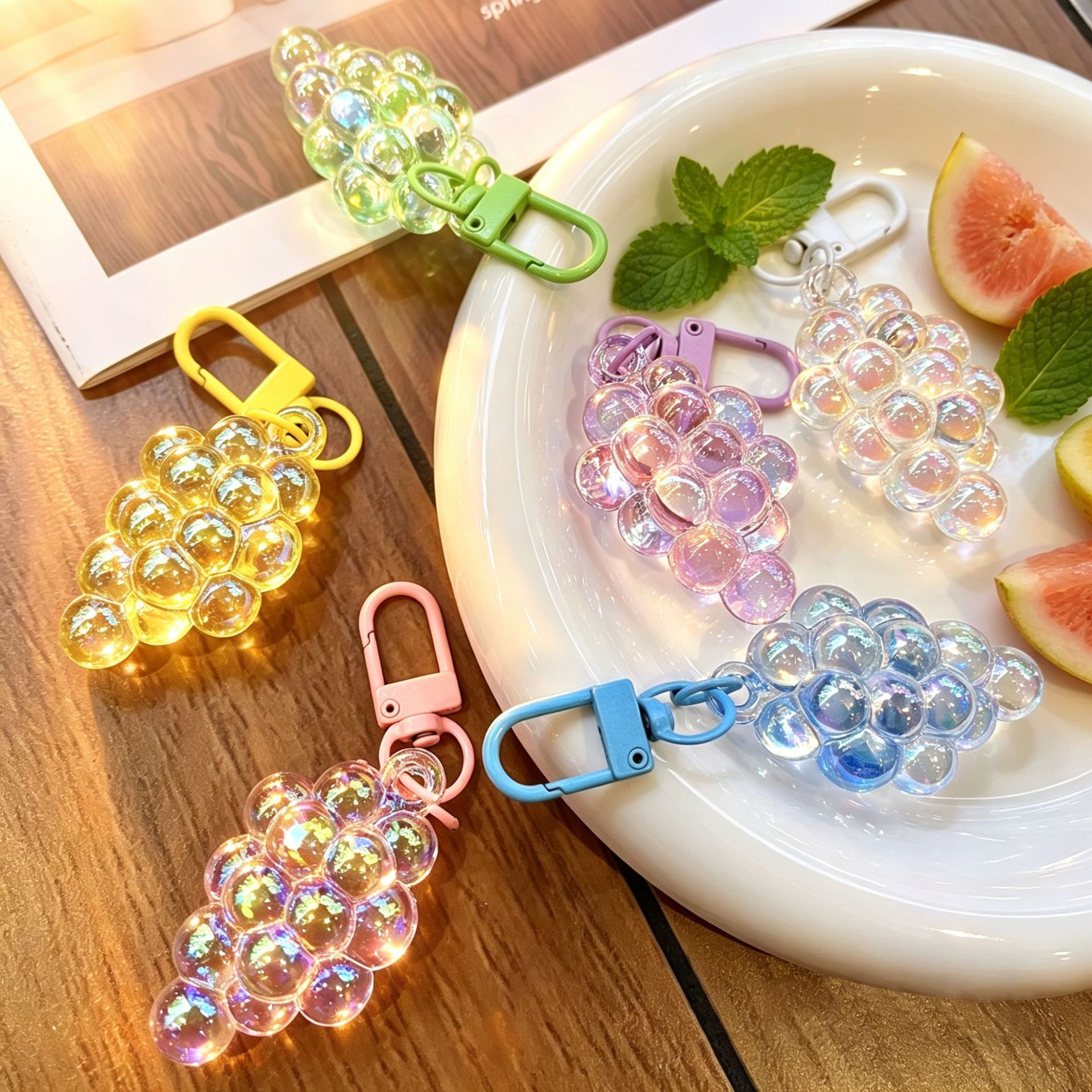 Creative Acrylic Grape Chain Keychain Bag Pendant Crystal Grape Mobile Phone Keychain Hanging Gift Wholesale