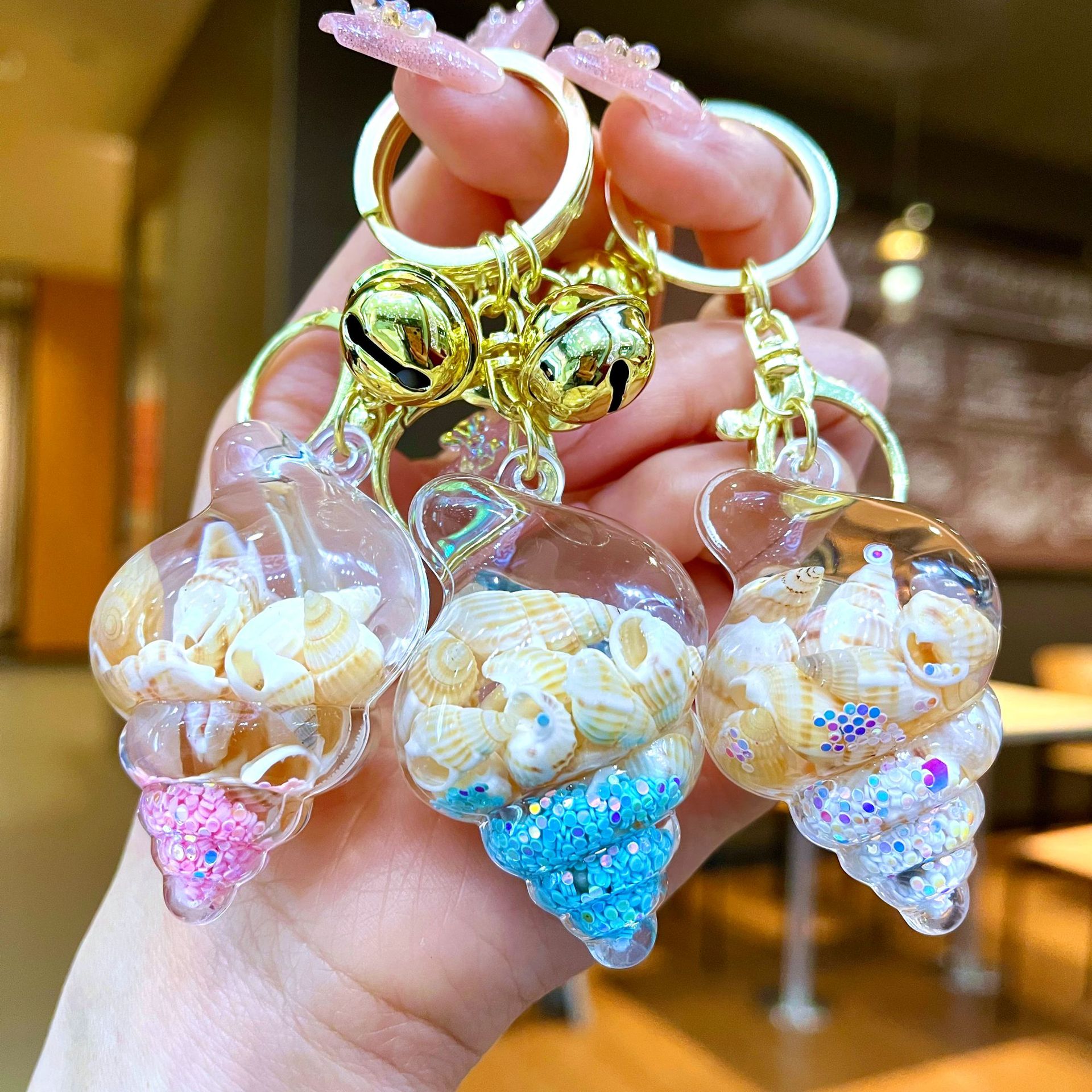 Colored shell conch DIY quicksand keychain ocean pendant bag pendant small gift accessory wholesale
