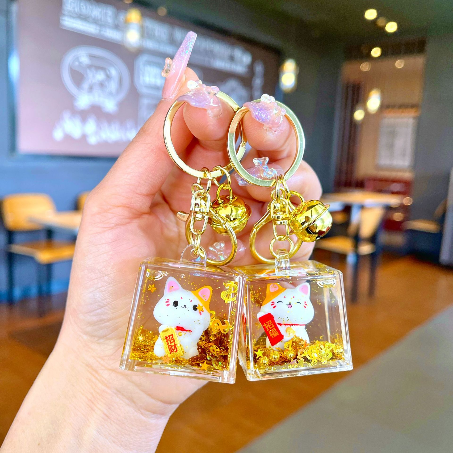 Zhaocai Cat Doll Girl Crystal Small Jewelry Flowing Sand Bottle Car Keychain Pendant Cute Backpack Lucky Gift