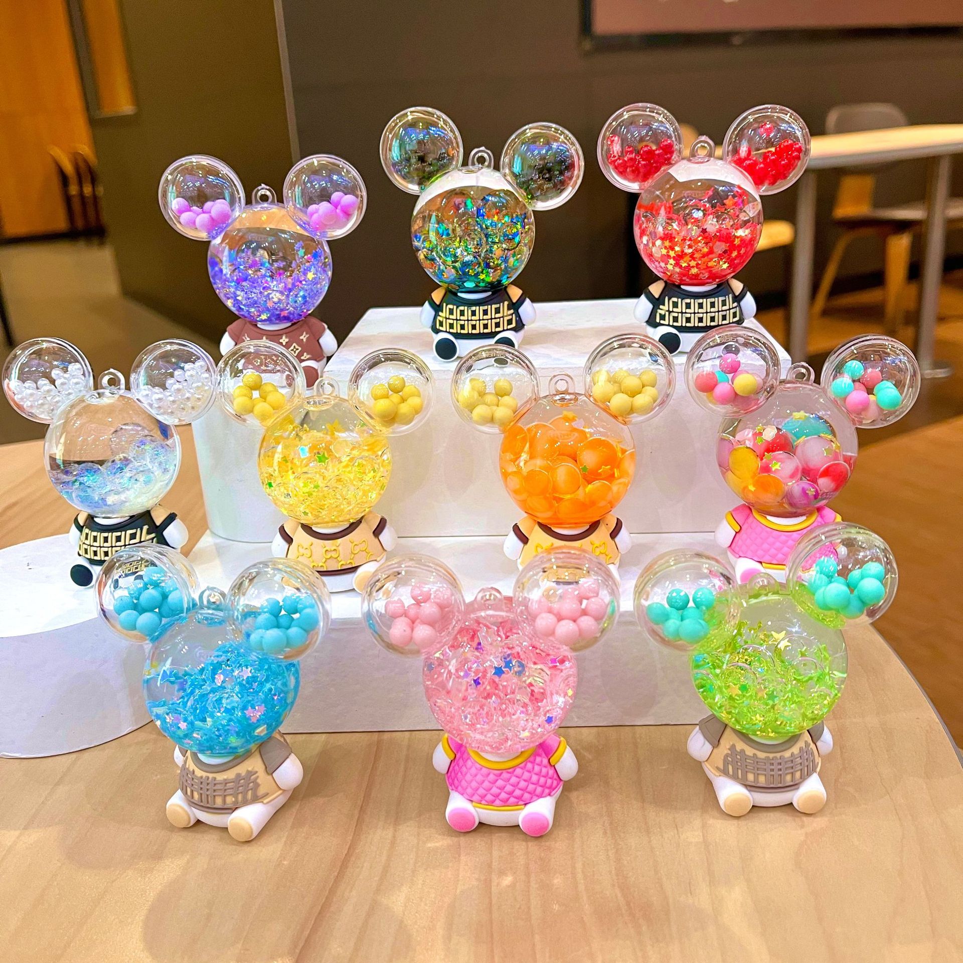 New Night Light Violent Bear Doll Crystal Ornament Sand Bottle Oil Filled Acrylic Keychain Small Gift