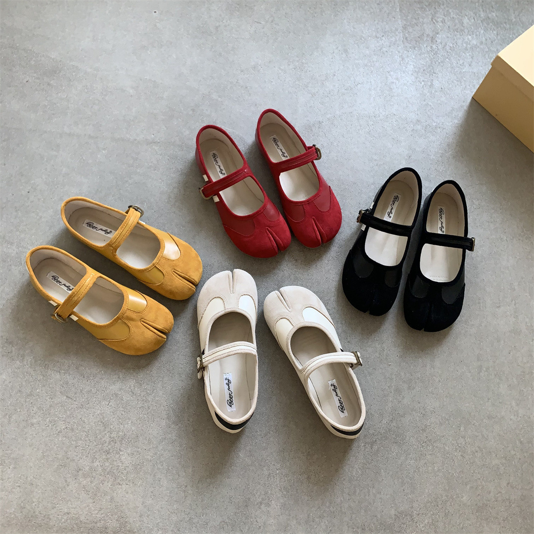 High end design, niche Mary Jane split toe shoes, women's shoes, 2025 Spring and Autumn new Korean version pig trotter red single shoes