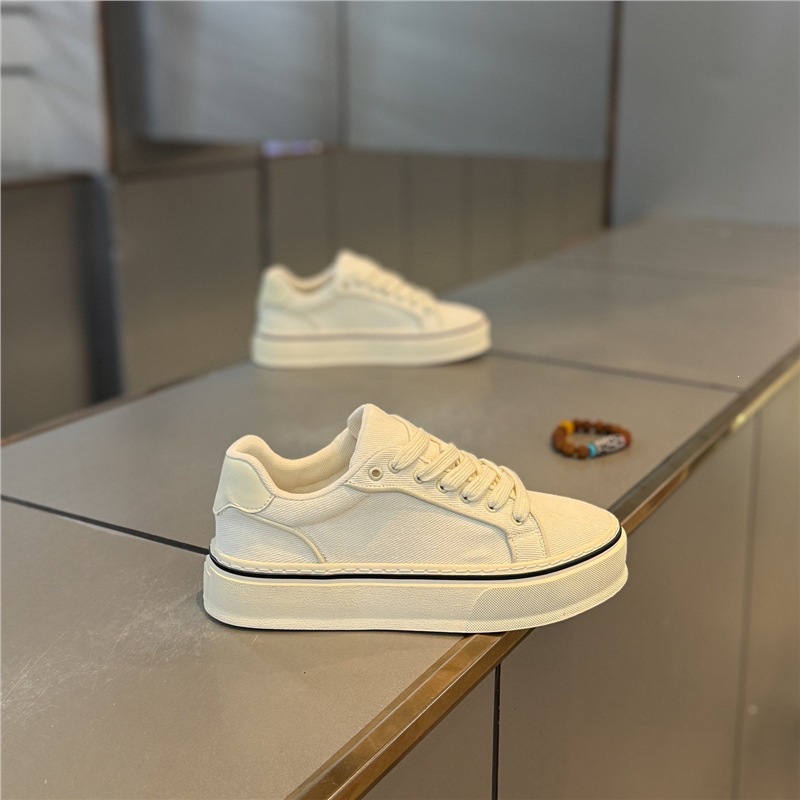 2026 new casual shoes with ultra-thin and soft soles, suitable for outdoor hiking and mountaineering, and comfortable running shoes for students and youth