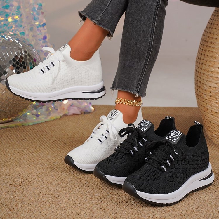Indoor height increasing sports shoes for women in the spring and autumn of 2025, new Korean version fashionable and casual thick soled fly woven breathable student running shoes