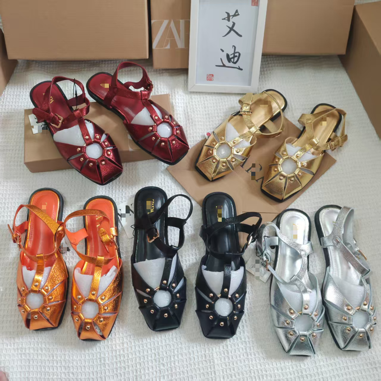 Eddie's foreign trade ZA flat shoes with round toe, shiny leather, round buckle, flat bottom slippers with belt buckle, women's shoes in stock