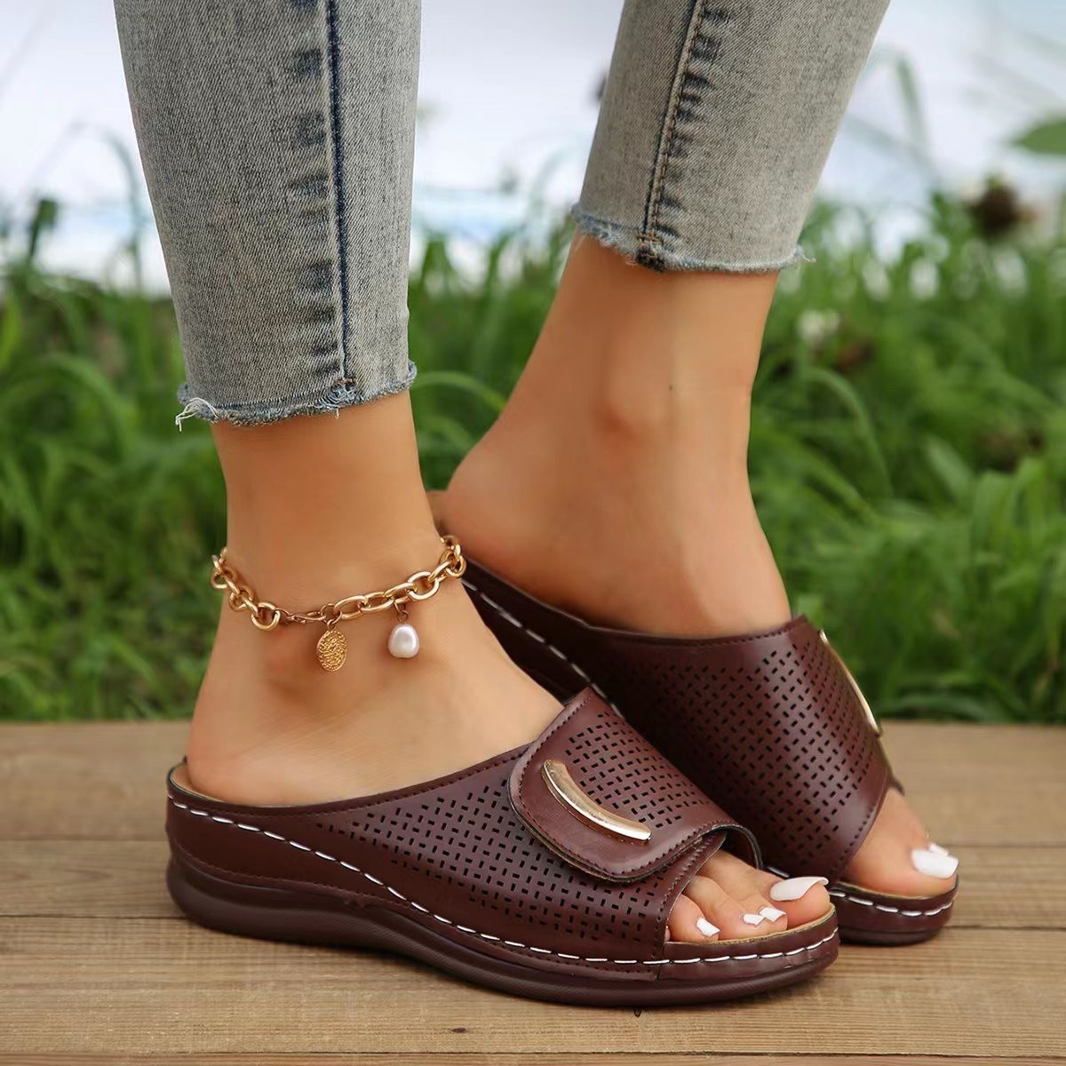 2025 New Foreign Trade Large Size Slope Heel Sandals for Women, Wide Strip, Straight Strip, Breathable Casual Shoes, Solid Color Slope Heel Women's Shoes