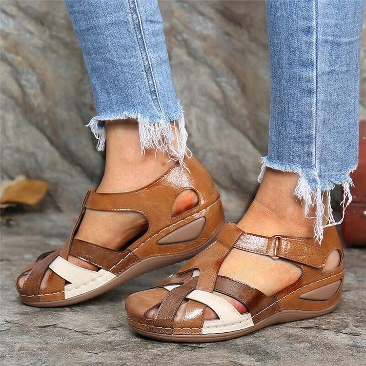Foreign trade plus size Baotou sandals for women in summer 2025, European and American retro round toe wedge heel Velcro women's Roman shoes