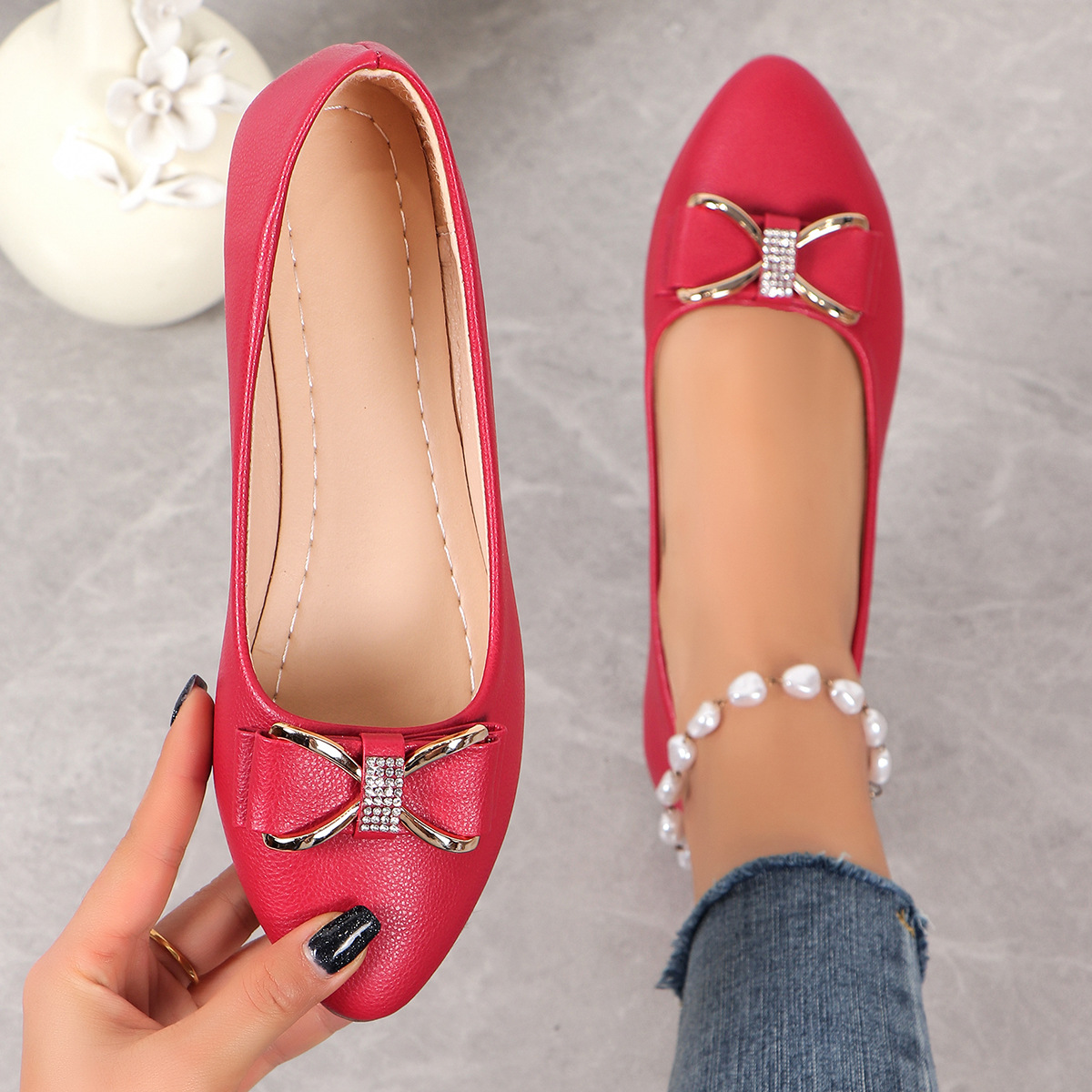 Sharp pointed single shoe women's 2025 spring new fashion casual bow soft sole flat bottom large size shallow mouth bean shoes trendy