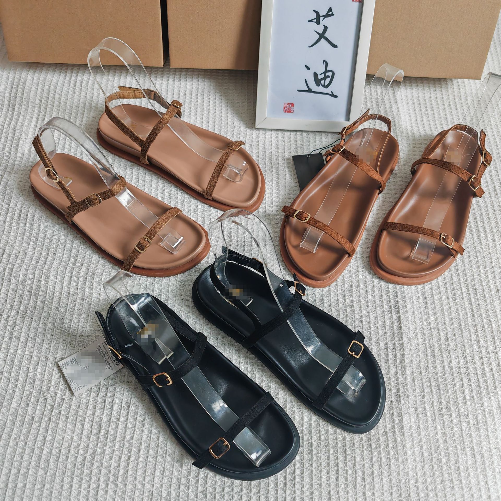 Eddie Shoes' new Zar flat bottomed casual buckle Roman sandals with a round head and straight strap for women, ladies sandal