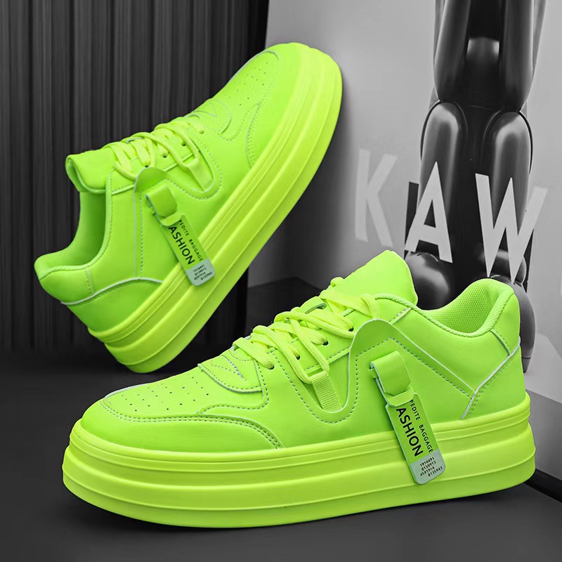 Men's shoes 2026 new autumn and winter trend versatile casual sports board shoes men's height increasing thick soled white trendy shoes