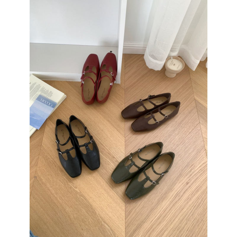 Autumn 2026 new ultra soft flat bottomed T-belt square toe shallow mouth high-end casual Mary Jane single shoe