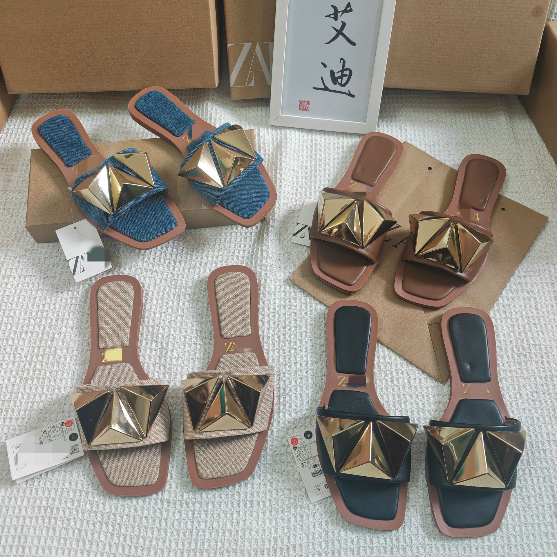 Cross border spot ZA home original single rivet flat bottom slippers for women, three nail flat bottom slippers, European and American large size flathead trailer wholesale
