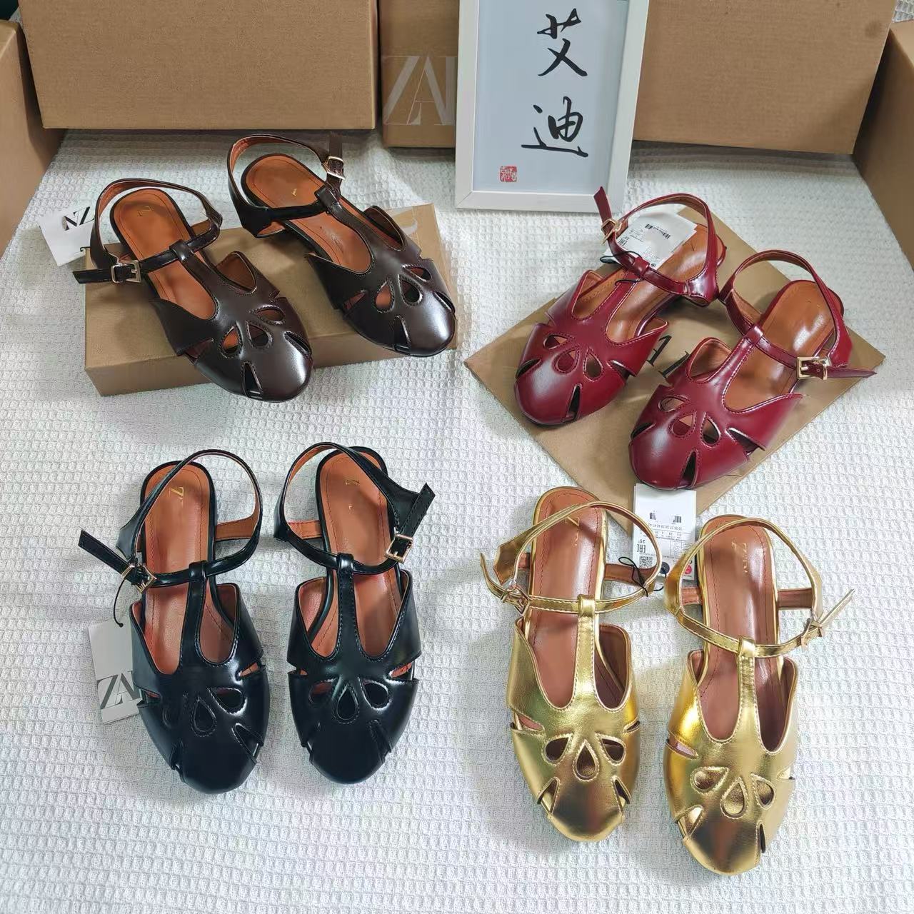 Cross border foreign trade za pig nose flat shoes for women, hooded sandals for women, summer hollow round toe pig cage shoes in stock