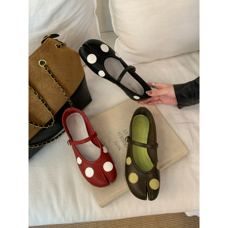 2026 Autumn Vintage Head Layer Color blocked Wave Dot One Button Ballet Shake Shoes Mary Jane Shoes Women