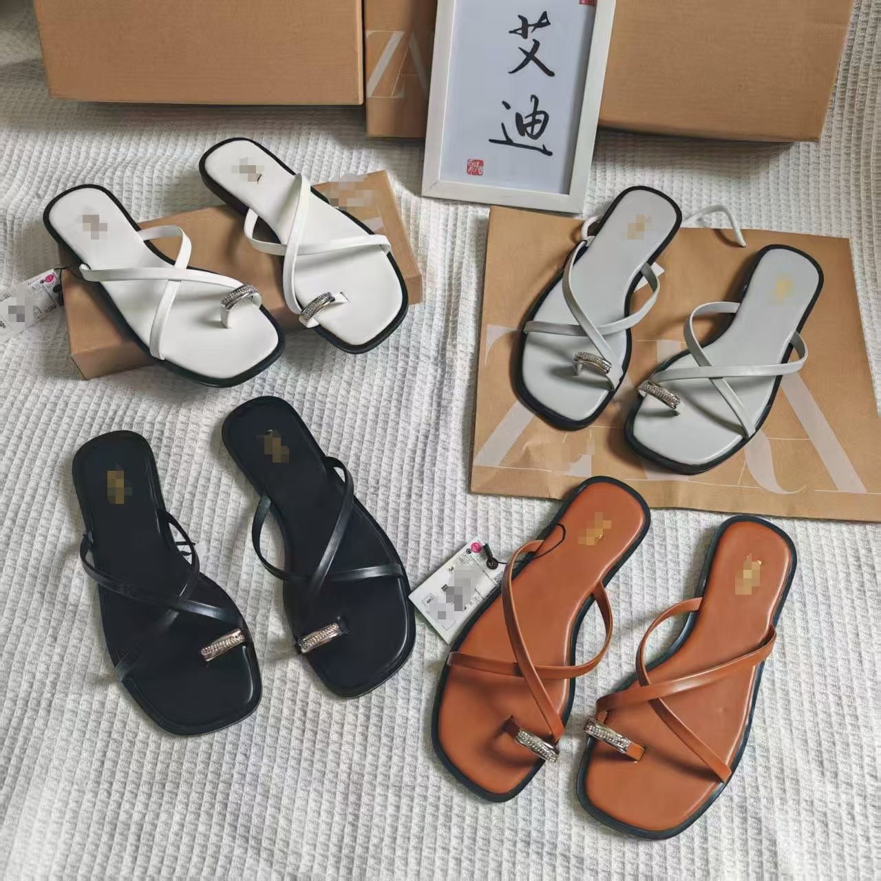 Spot cross-border popular ZR flat sandals for women's summer wear, flat Roman sandals with toe clips, factory wholesale for women's shoes