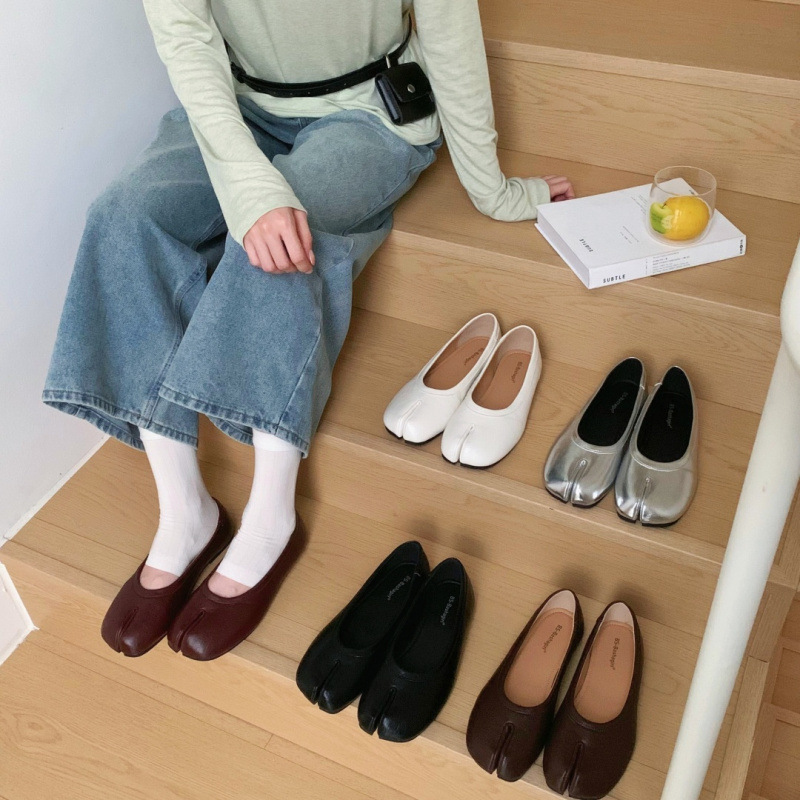 2026 New Pig Hoof Split Toe Shoes with Wrinkles, Thick Heels, Retro Style, Coarse Custom Shoes, Women's Ballet Shoes