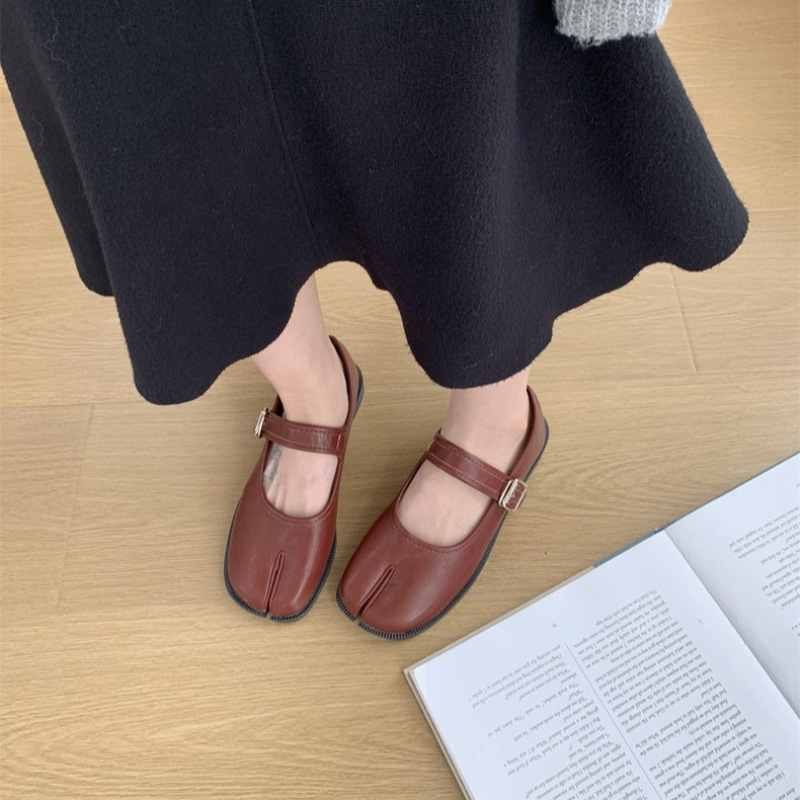 Spring 2026 New Vintage Shallow Mouth Slim Flat Shoes Korean Original Pair with Rocket Split Toe Mary Jane Single Shoes
