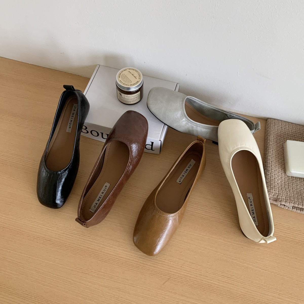 Flat bottomed round toe shallow mouth single shoe women's shoes, 2026 Spring and Autumn new commuting versatile work shoes, one foot stepping bean shoes