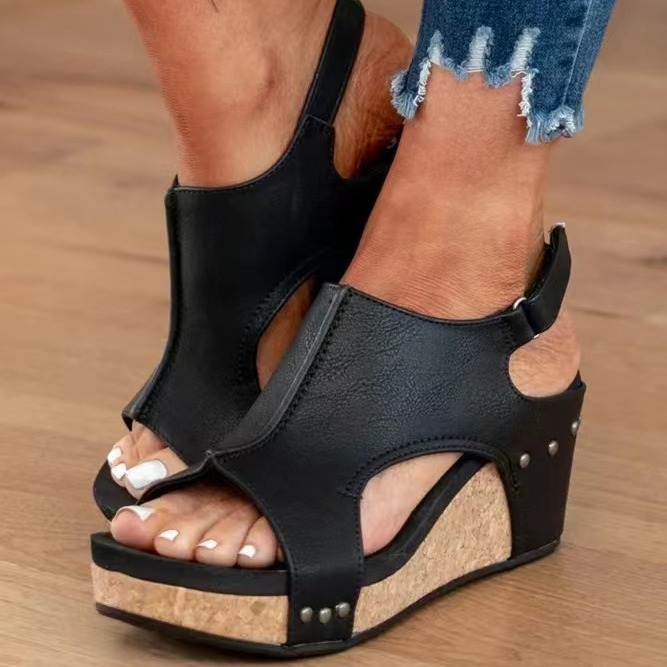 European and American cross-border direct supply foreign trade plus size 43wish new women's slope heel fish mouth thick bottom rivet sandals wholesale