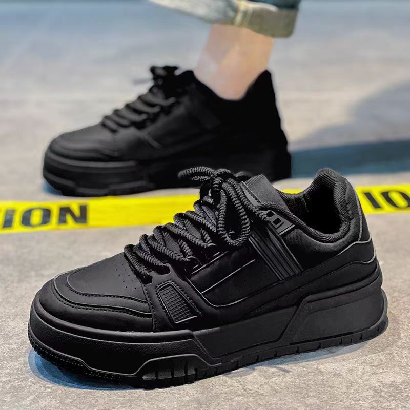 2026 Men's Shoes Spring Trend Versatile Sports and Leisure Pure Black Low cut Board Shoes Thick soled Height Increasing Bread Trendy Shoes for Men