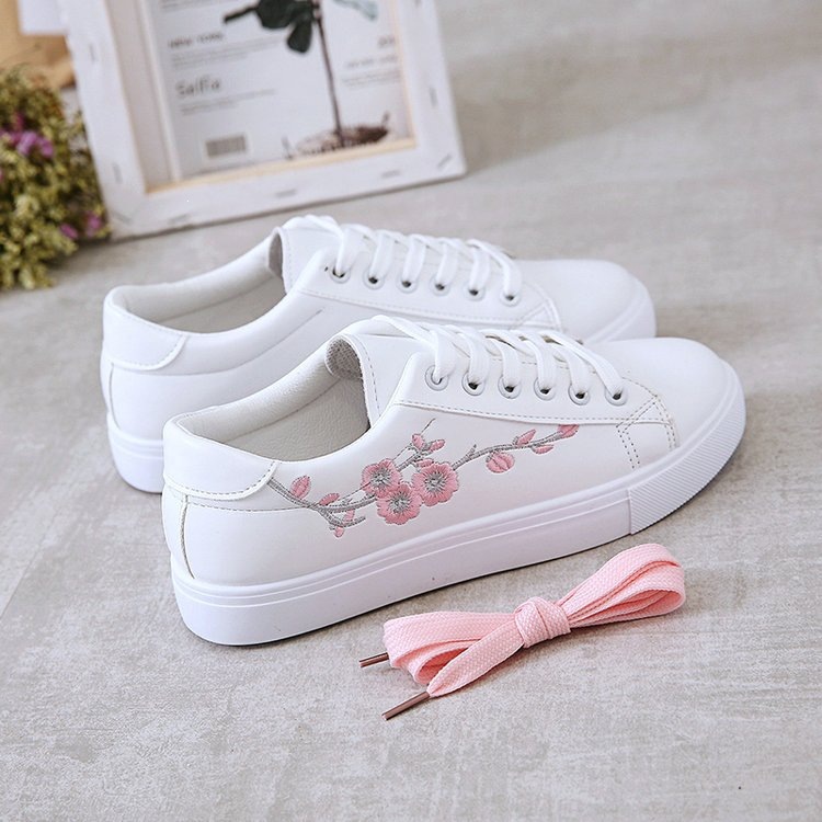 Foreign Trade White Shoes for Women 2026 Spring and Autumn Korean Edition Single Shoes Embroidered Pattern Casual Shoes Low Help Student Flat Board Shoes for Women